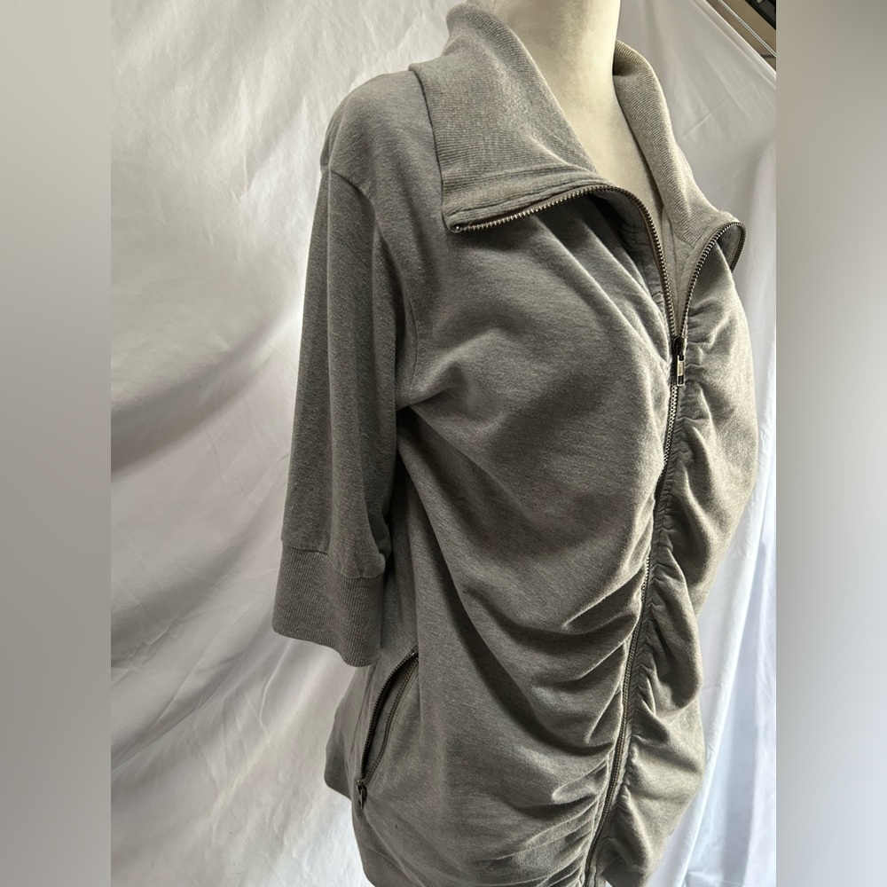 Short sleeve light zip up sweater